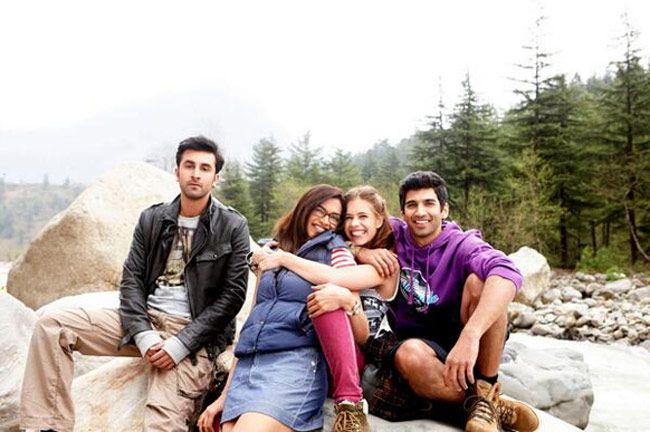 Bollywood crews will make major come back to Kashmir valley: Celebs in Gulmarg - Countryside Kashmir
